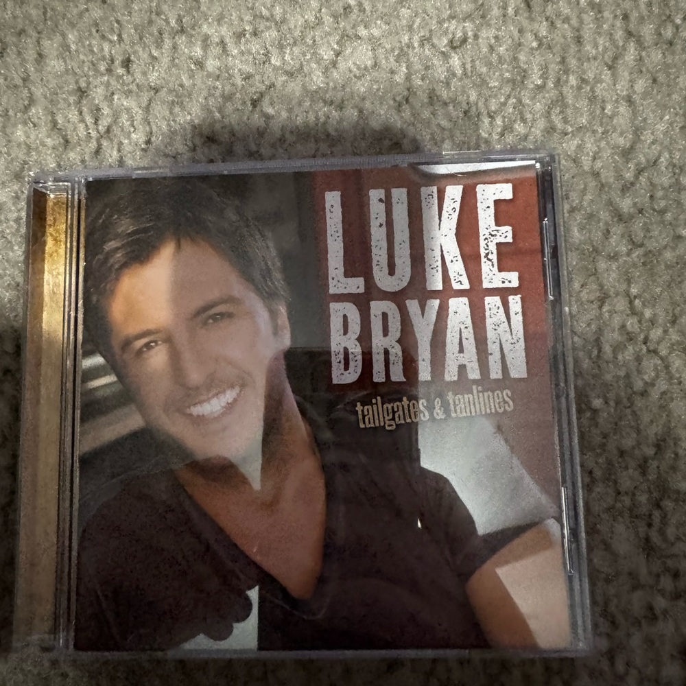 Luke Bryan Tailgates & Tanlines CD